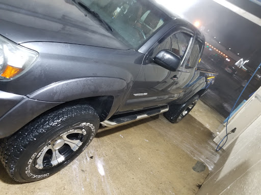 Car Wash «Finish Line Carwash LLC», reviews and photos, 2330 Mannheim Rd, Melrose Park, IL 60164, USA