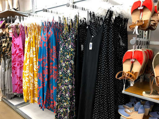 Clothing Store «Old Navy», reviews and photos, 5041 Jericho Turnpike, Commack, NY 11725, USA
