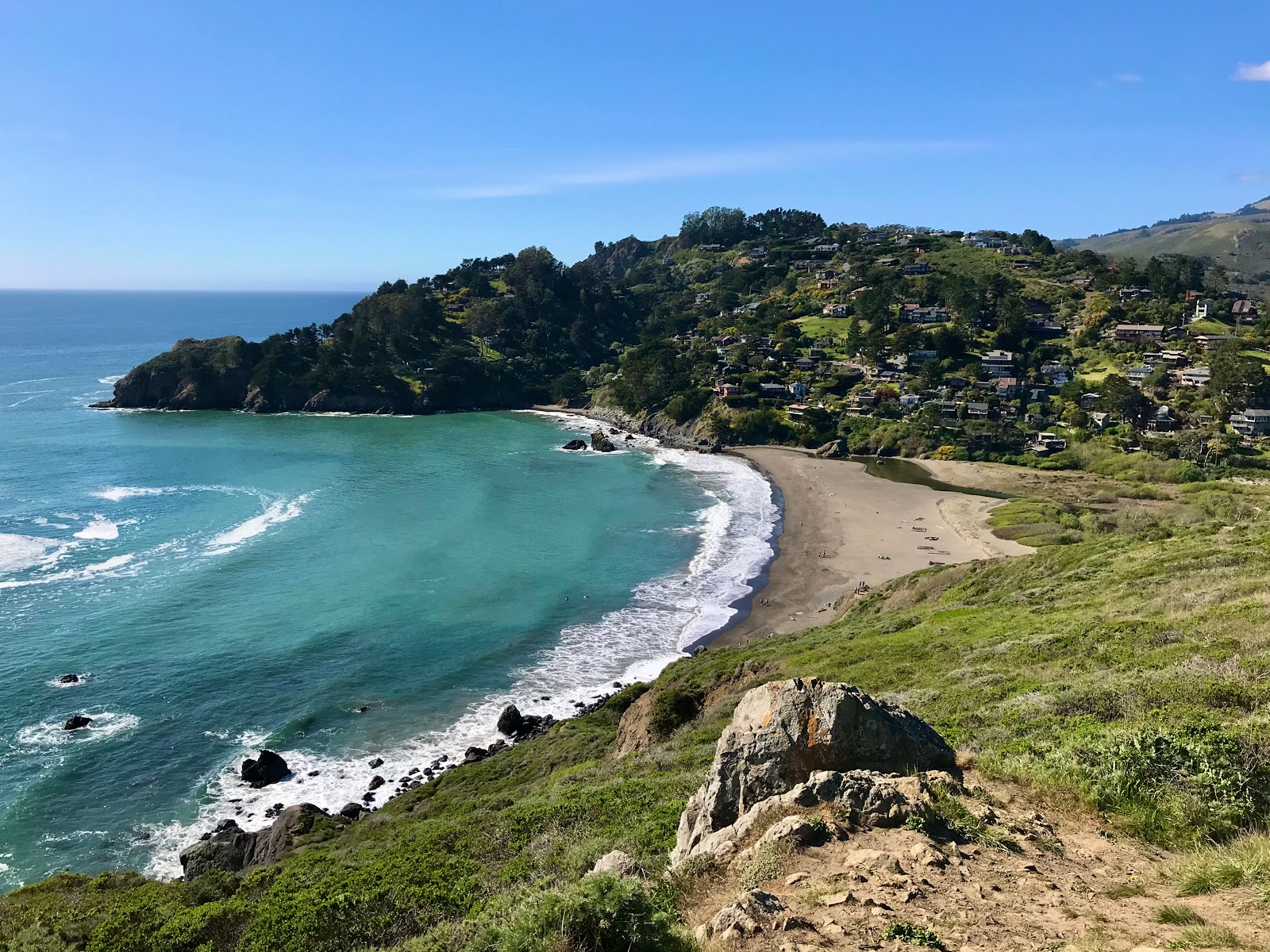 Foto von Muir Beach mit beiger sand Oberfläche