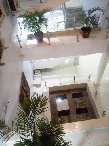 De Dream Hotel, Idowu Dabiri Rd, Eti-Osa, Lagos, Nigeria, Park, state Lagos