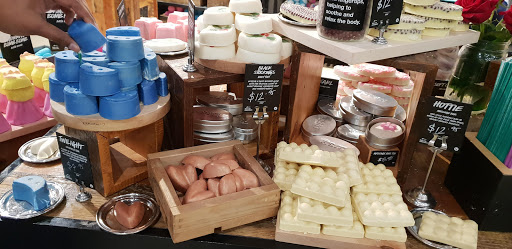 Cosmetics Store «Lush Cosmetics», reviews and photos, 104 Walden Galleria, Buffalo, NY 14225, USA