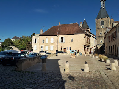 Parking saint Lazare à Avallon