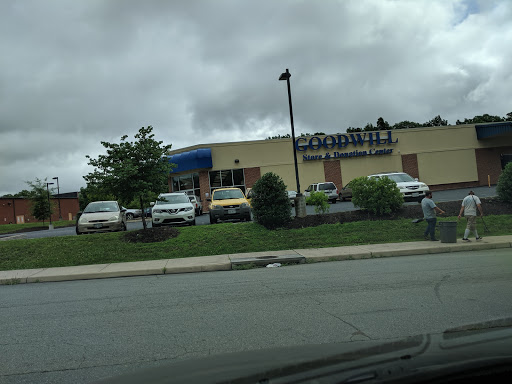 Thrift Store «Goodwill Store and Donation Center», reviews and photos, 85 Heritage Dr, Palmyra, VA 22963, USA