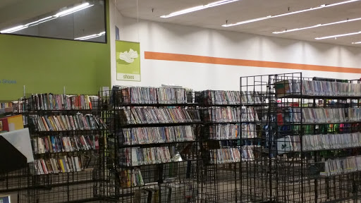 Thrift Store «Lindsay & Warner Goodwill Retail Store & Donation Center», reviews and photos, 874 E Warner Rd, Gilbert, AZ 85296, USA