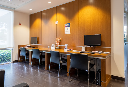 Cadillac Dealer «AutoNation Cadillac West Palm Beach», reviews and photos, 2101 45th St, West Palm Beach, FL 33407, USA