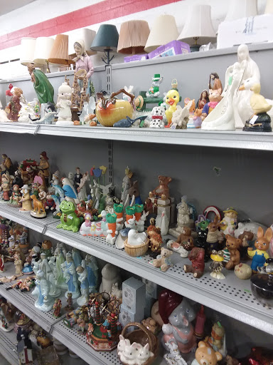Thrift Store «The Salvation Army Family Store & Donation Center», reviews and photos, 33600 Plymouth Rd, Livonia, MI 48150, USA