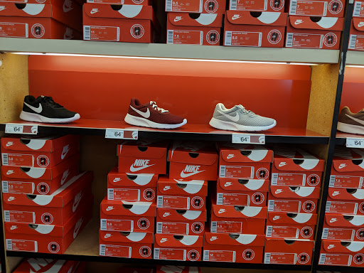 Shoe Store «Famous Footwear», reviews and photos, 1430 N Litchfield Rd, Goodyear, AZ 85395, USA