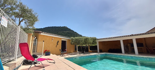 le SPA du petit bonheur 07 / location de vacances 3 étoiles au petit bonheur 07 à Vesseaux