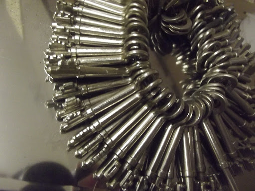 Locksmith «101 Locksmith Inc», reviews and photos, 19429 Kittridge St, Reseda, CA 91335, USA