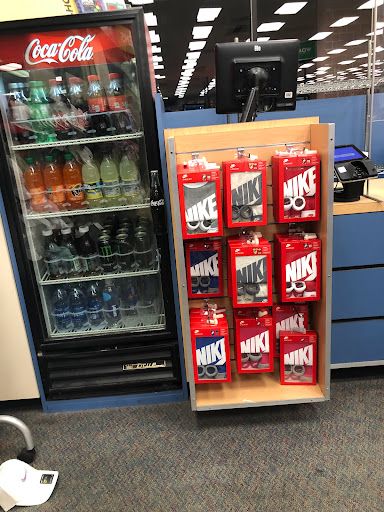 Shoe Store «Shoe Carnival», reviews and photos, 3408 S Glenstone Ave, Springfield, MO 65804, USA