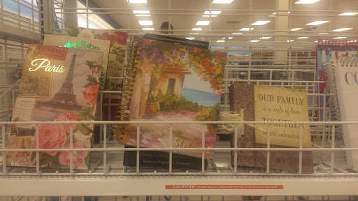 Clothing Store «Ross Dress for Less», reviews and photos, 2180 MacArthur Rd, Whitehall, PA 18052, USA