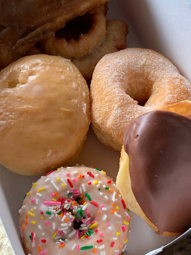 Donut Shop «Lucky Donuts», reviews and photos, 140 SW 152nd St, Seattle, WA 98166, USA