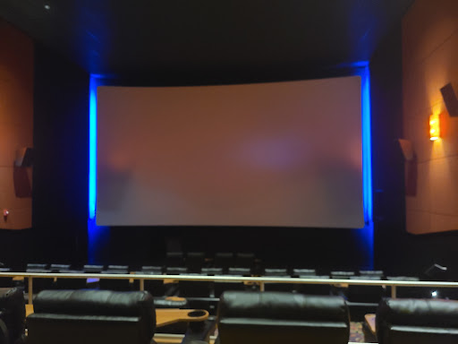 Movie Theater «Regal Cinemas Dulles Town Center 10», reviews and photos, 21100 Dulles Town Cir #203, Sterling, VA 20166, USA