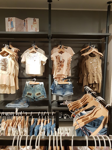 Stores to buy benetton children's clothing Milan