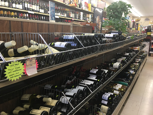 Liquor Store «Rosemont Liquors», reviews and photos, 9515 W Higgins Rd, Rosemont, IL 60018, USA