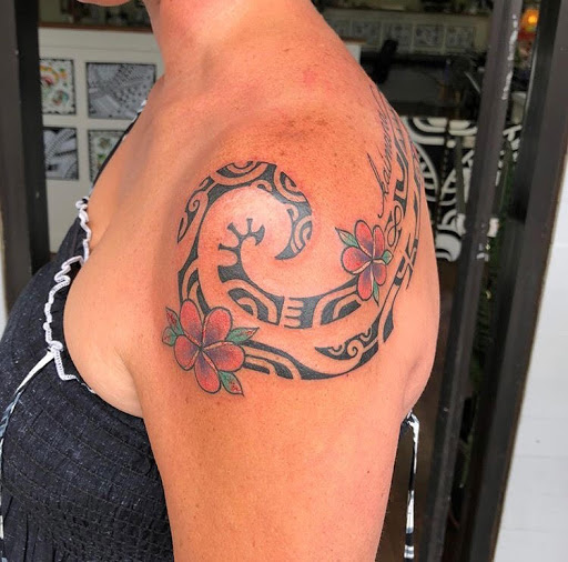 Explore around the knee tattoo ideas, creative tattoo ideas in Kihei, available at Paradise Tattoo