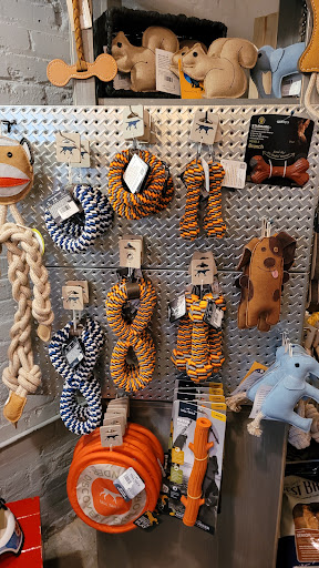 Pet Supply Store «3 Dogs 1 Cat», reviews and photos, 2472 Riopelle St, Detroit, MI 48207, USA