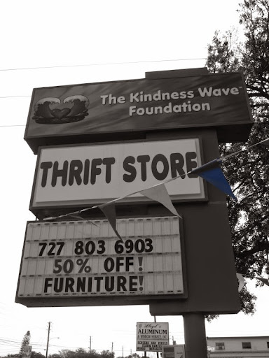 Thrift Store «The Kindness Wave Foundation Thrift Store», reviews and photos, 6210 Seminole Blvd, Seminole, FL 33772, USA
