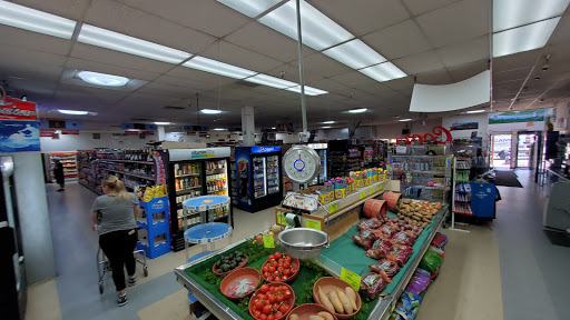 Grocery Store «Columbia Market», reviews and photos, 450 Wa Na Pa St, Cascade Locks, OR 97014, USA