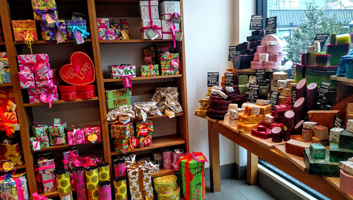 Cosmetics Store «Lush», reviews and photos, 708 NW 23rd Ave, Portland, OR 97210, USA