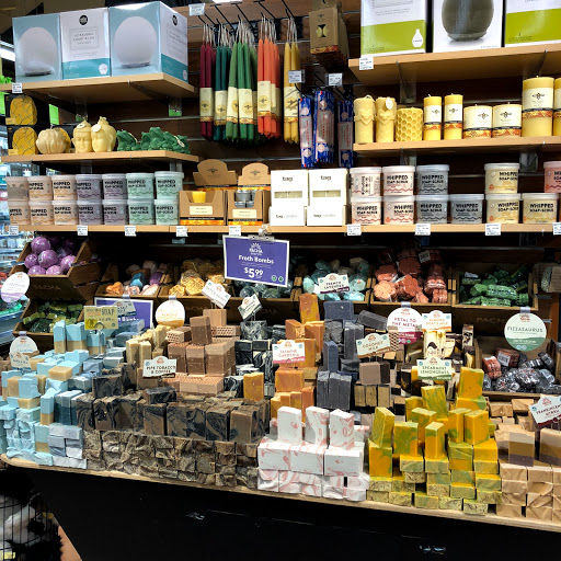 Grocery Store «Whole Foods Market», reviews and photos, 1210 NW Couch St, Portland, OR 97209, USA