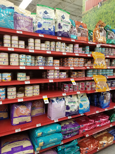 Pet Supply Store «Petco Animal Supplies», reviews and photos, 4751 W 29th St, Greeley, CO 80634, USA