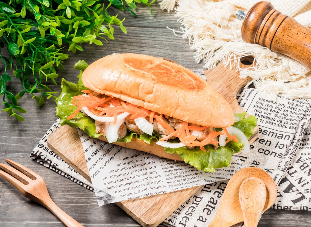 EAT異 （炒麵、越南小吃、潛艇堡、泰奶） 的照片