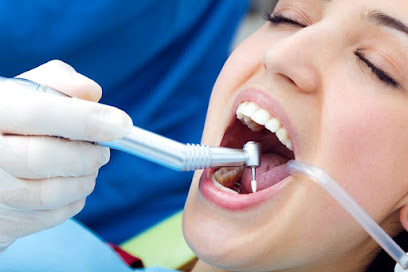 Dentista en Endodoncia Maestria/ Dr. Victor H. Mar T .
