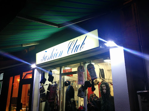 Magasin de vêtements pour femmes Fashion Club Paris