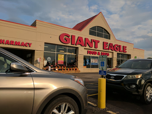 Supermarket «Giant Eagle Supermarket», reviews and photos, 6300 Biddulph Rd, Brooklyn, OH 44144, USA