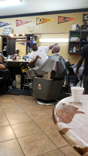 Barber Shop «cutties barber shop», reviews and photos, 1636 E Southern Ave, Phoenix, AZ 85040, USA