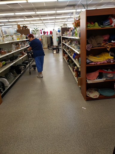 Thrift Store «Gulfside Hospice Thrift Shoppe», reviews and photos, 36524 FL-54, Zephyrhills, FL 33542, USA