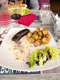 Plats et boissons du Restaurant Au Rendez Vous des Pêcheurs à La Ferté-Imbault - n°3