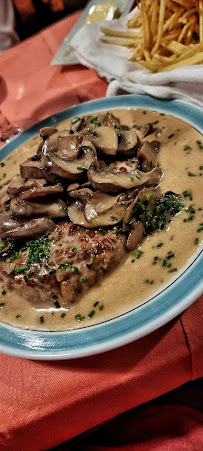 Sauce aux champignons du Restaurant français Chez l'Ami Louis à Paris - n°2