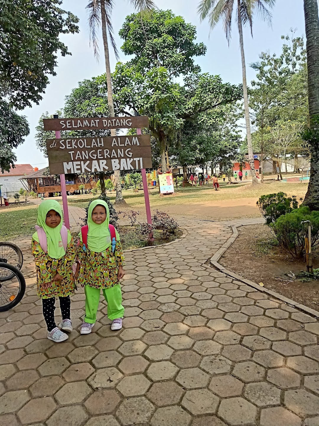Sekolah Alam Tangerang Mekar Bakti (Satmerbak)
