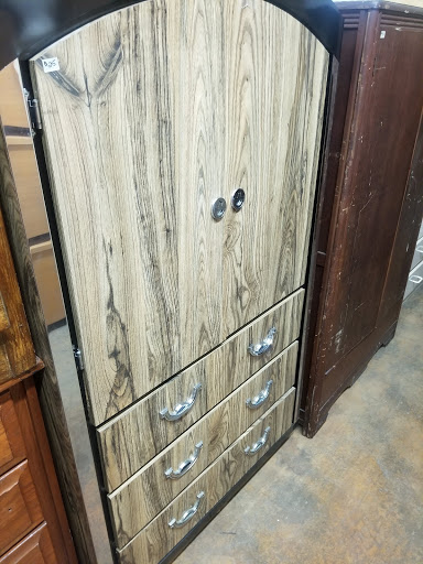 Used Furniture Store «C&D Second Chance», reviews and photos, 201 N Poplar Ave, Sanford, FL 32771, USA