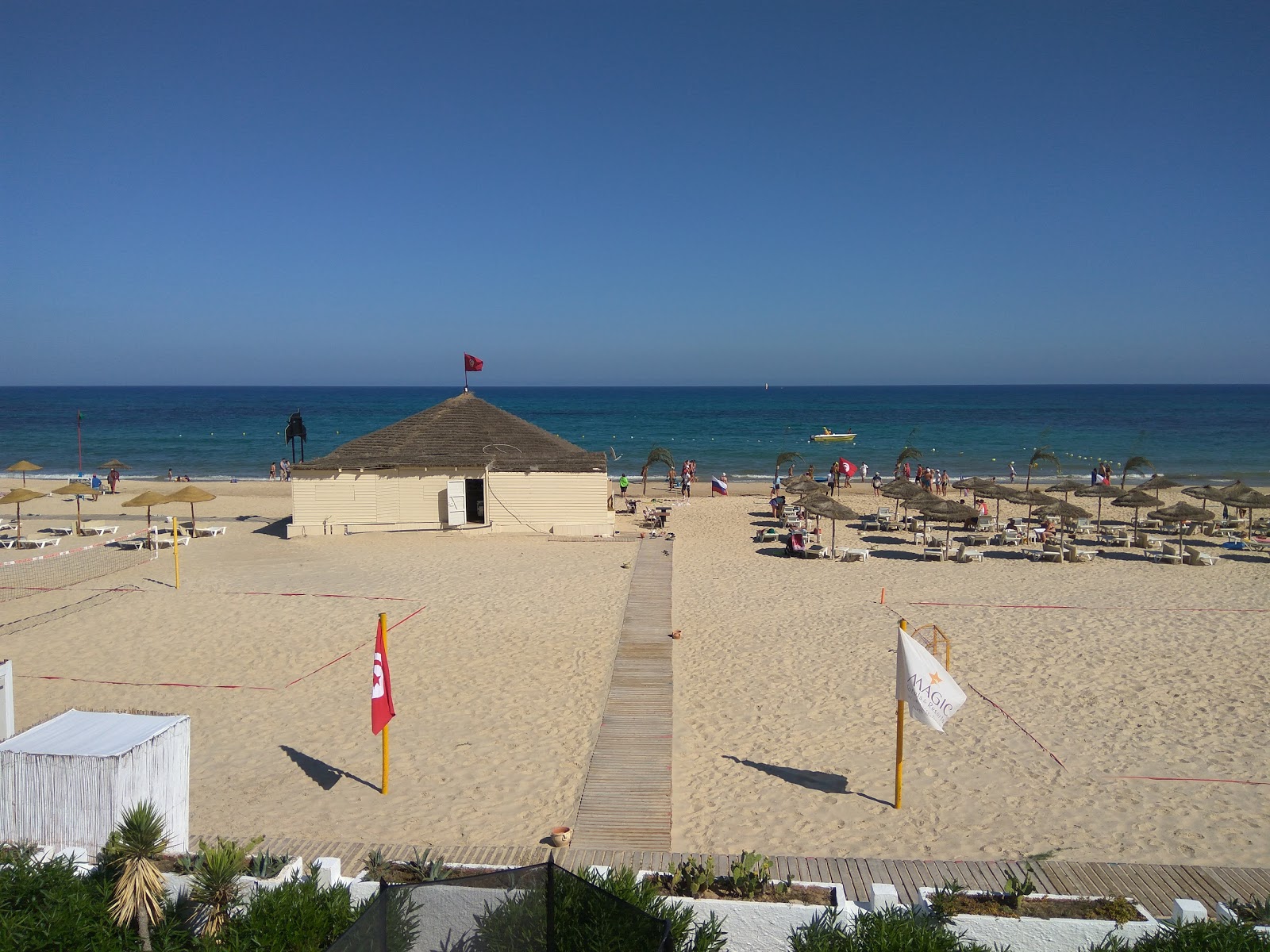 Valokuva Plage de Hammamet IIista. pinnalla kirkas hieno hiekka:n kanssa