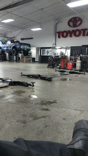 Toyota Dealer «Toyota of Renton», reviews and photos, 150 SW 7th St, Renton, WA 98057, USA