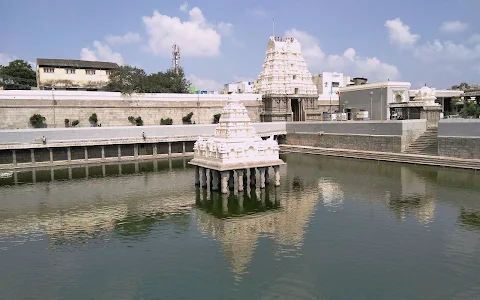 Kamakshi Temple Pond image