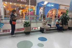 Los Molinos Shopping Center image