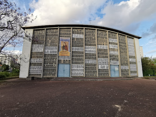 Eglise Sainte Monique à Bagneux