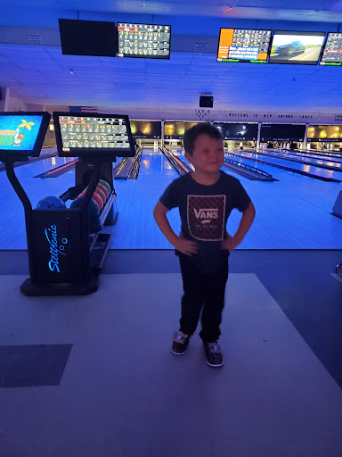 Bowling Alley «New Smyrna Lanes», reviews and photos, 185 N Causeway, New Smyrna Beach, FL 32169, USA