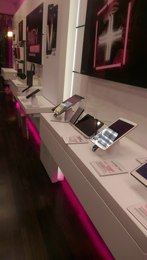 Cell Phone Store «T-Mobile», reviews and photos, 310 E Lake Rd S Suite 14, Palm Harbor, FL 34685, USA