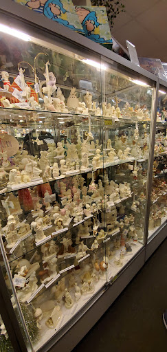 Gift Shop «Shady Maple Gift Shop», reviews and photos, 129 Toddy Dr, East Earl, PA 17519, USA