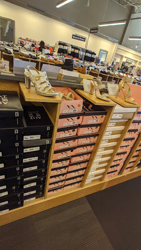 Shoe Store «DSW Designer Shoe Warehouse», reviews and photos, 11500 Burleigh St., Wauwatosa, WI 53222, USA
