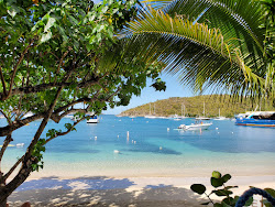 Foto von Cruz Bay beach und die siedlung
