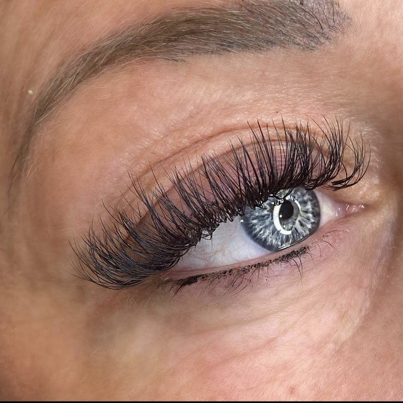 Rana's lashes ans beauty