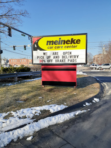 Auto Repair Shop «Meineke Car Care Center», reviews and photos, 22 E Hollis St, Nashua, NH 03060, USA