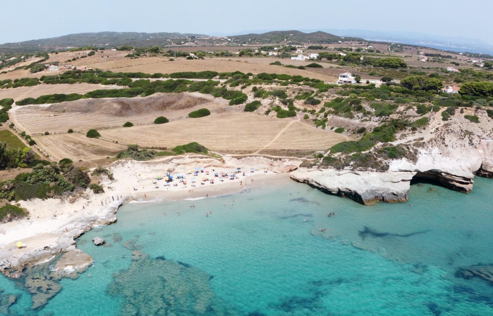 Foto von Lucchese Beach mit geräumige küstenlinie