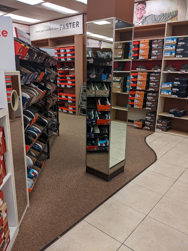 Shoe Store «Famous Footwear», reviews and photos, 26101 Great Northern Shop Center, North Olmsted, OH 44070, USA